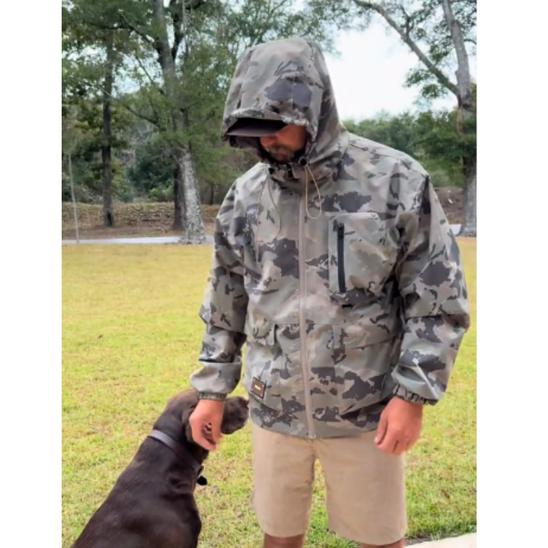 50 % Rabatt | Herren-Kapuzenjacke mit Camouflage-Muster und mehreren Taschen