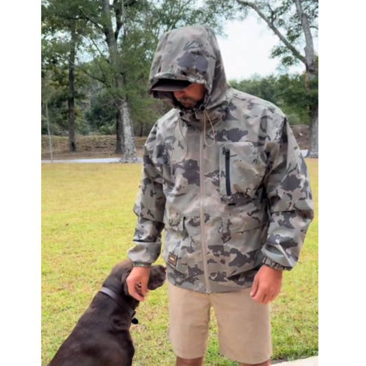 50 % Rabatt | Herren-Kapuzenjacke mit Camouflage-Muster und mehreren Taschen