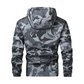 50 % Rabatt | Herren-Kapuzenjacke mit Camouflage-Muster und mehreren Taschen