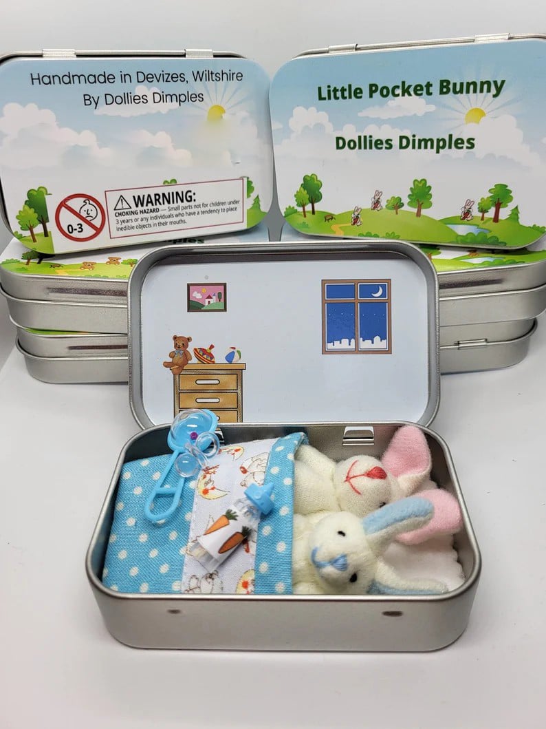 💎  Süße Osterhasen-Mama mit Baby in Blechdose – Handgefertigt, Kuschelig & Perfekt als Geschenk 🐰🎁