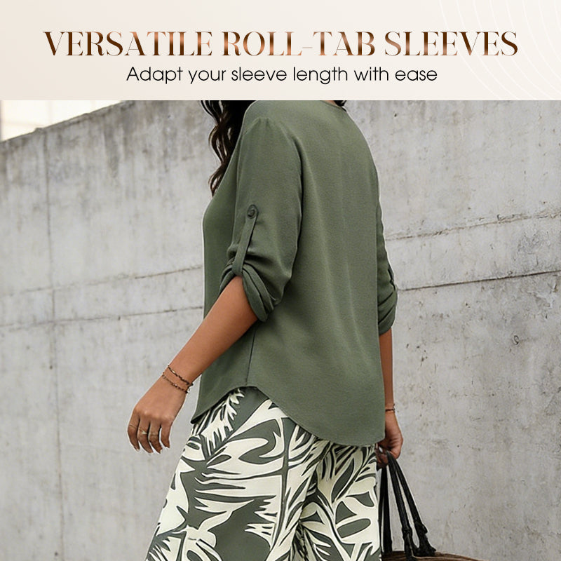 Set aus Damenbluse mit V-Ausschnitt und bedruckter Hose mit weitem Bein