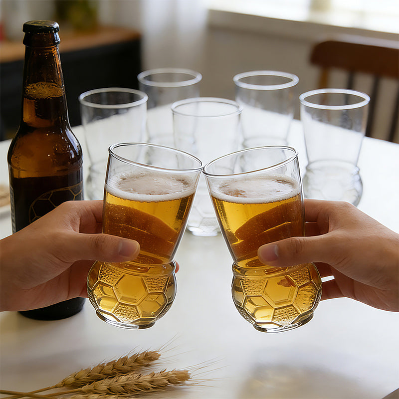 Fußballförmiges Craft-Bierglas