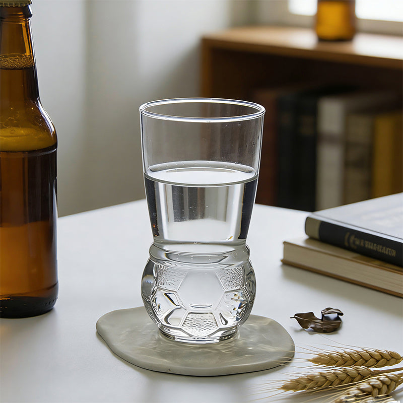 Fußballförmiges Craft-Bierglas