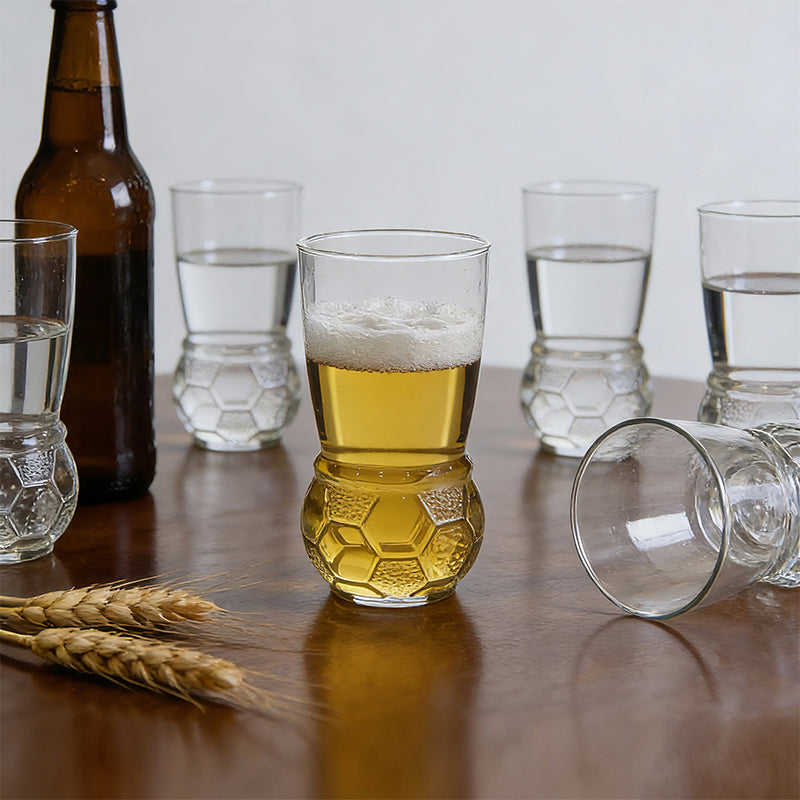 Fußballförmiges Craft-Bierglas