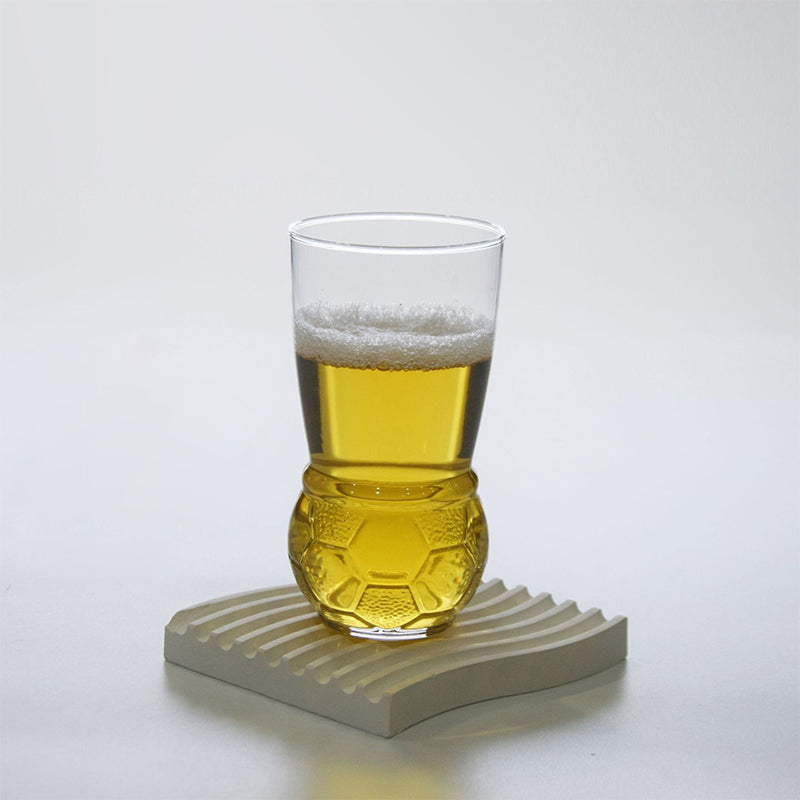 Fußballförmiges Craft-Bierglas