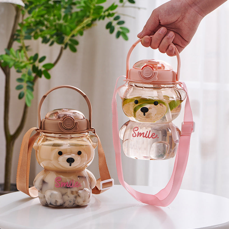 Trinkflasche im Bären-Design mit Strohhalm und verstellbarem Trageriemen